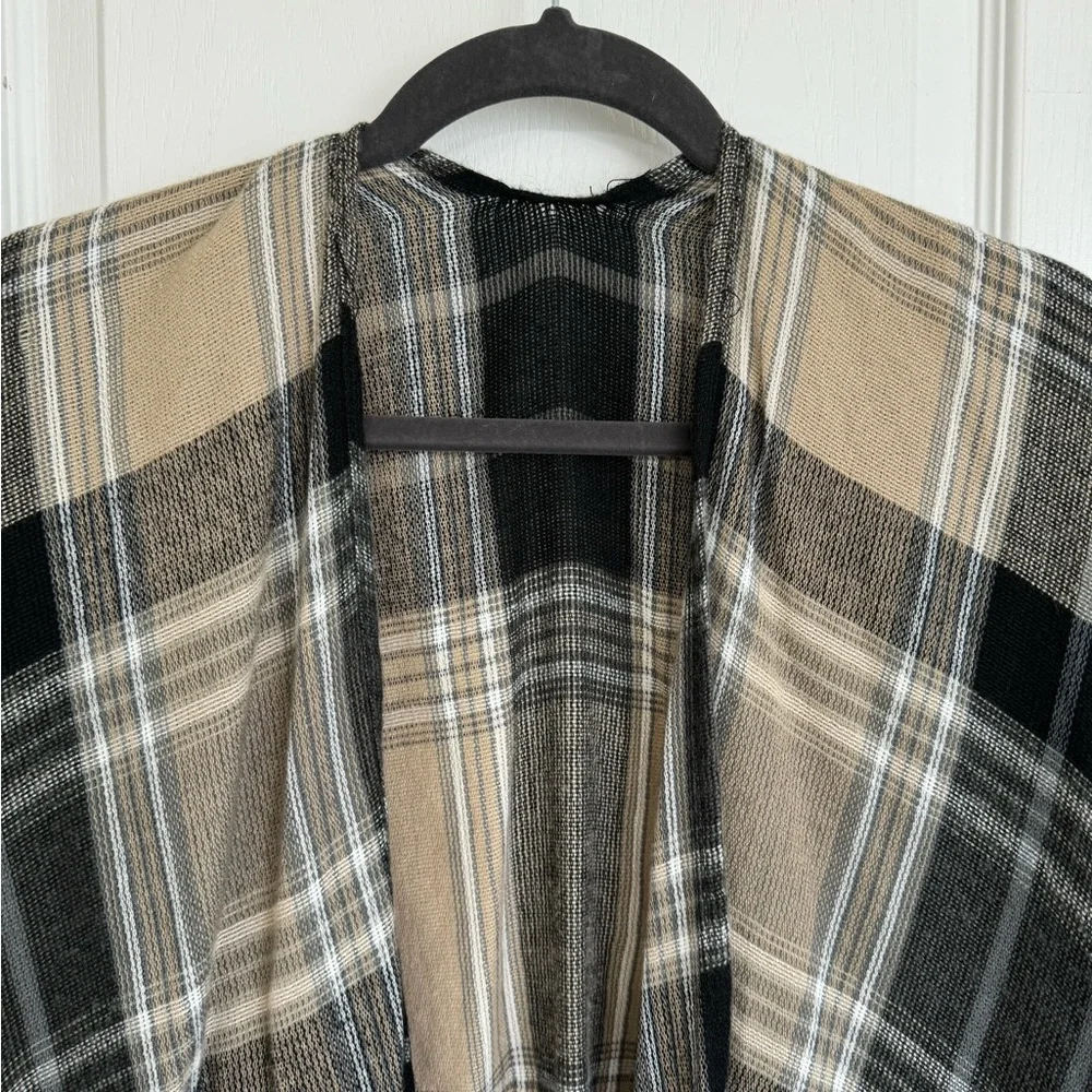 Black & Taupe Plaid Shawl - Picture 9 of 12